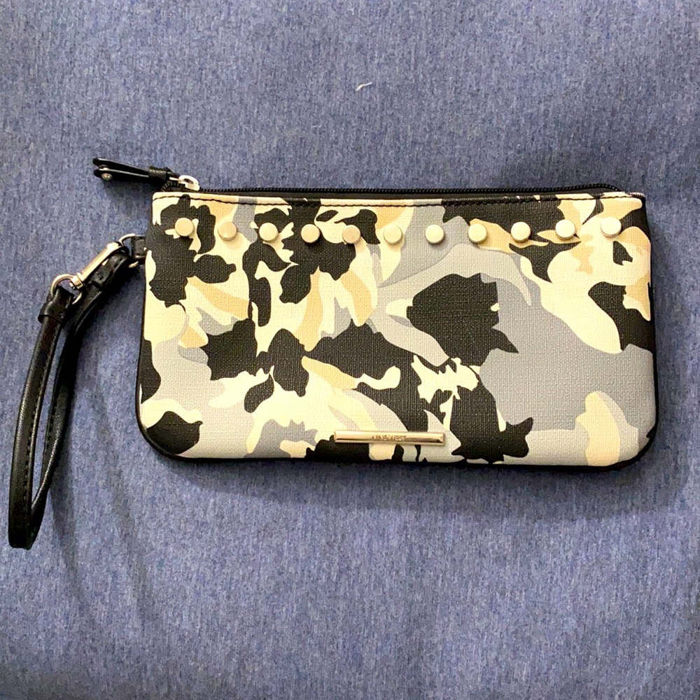 Wristlet